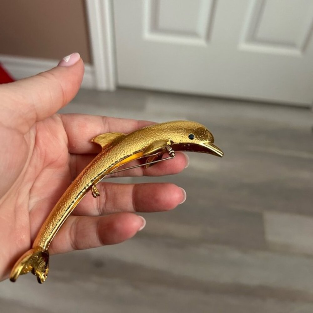 BUTLER large siphon vintage gold brooch 🐬